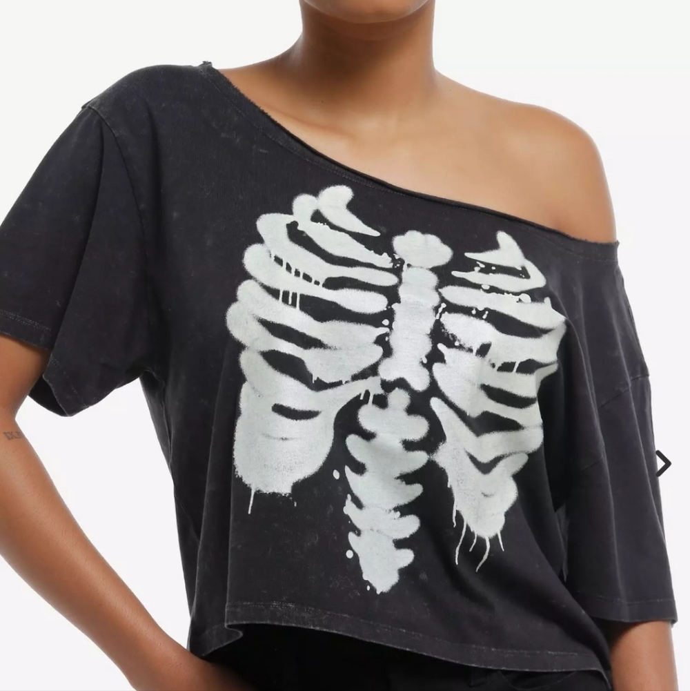 Hot Topic Rib Cage Skeleton Crop Top